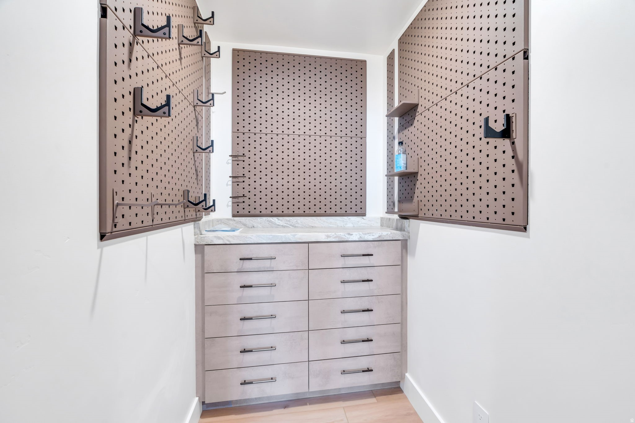 HIDDEN HOLLOW - Residential