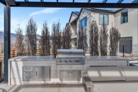 Tiny photo for 3918 S MAPLETON ESTATES DR, Mapleton, UT 84664 (MLS # 2144618)