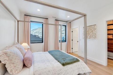 Tiny photo for 3918 S MAPLETON ESTATES DR, Mapleton, UT 84664 (MLS # 2144618)