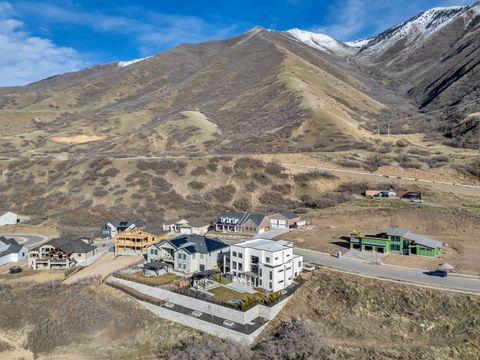 Tiny photo for 3918 S MAPLETON ESTATES DR, Mapleton, UT 84664 (MLS # 2144618)