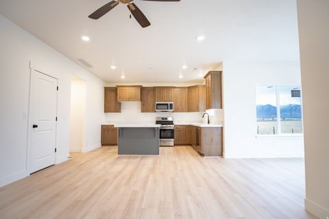 Tiny photo for 1052 N 1020 W LOT W #1, Salem, UT 84653 (MLS # 2140592)