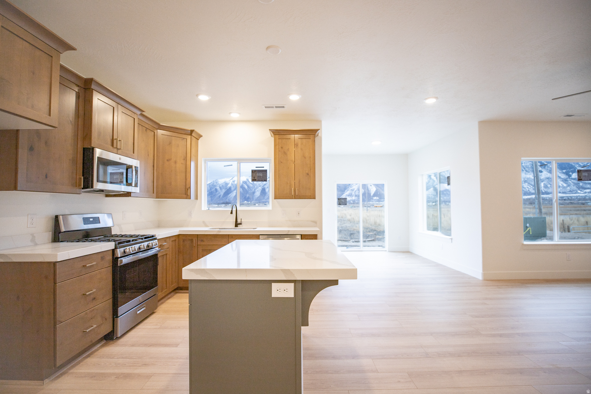 ARROWHEAD SPRINGS - Residential