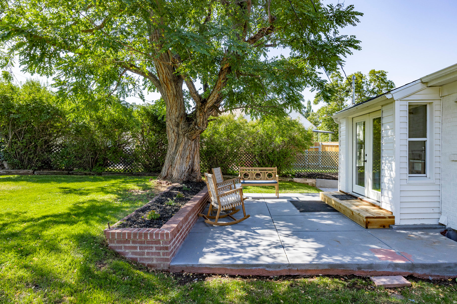 COUNTRY CLUB HEIGHTS - Residential