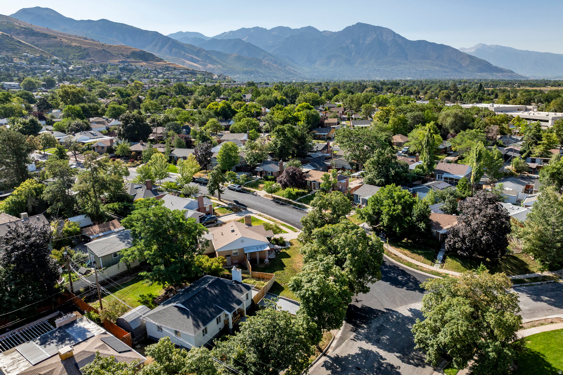 COUNTRY CLUB HEIGHTS - Residential