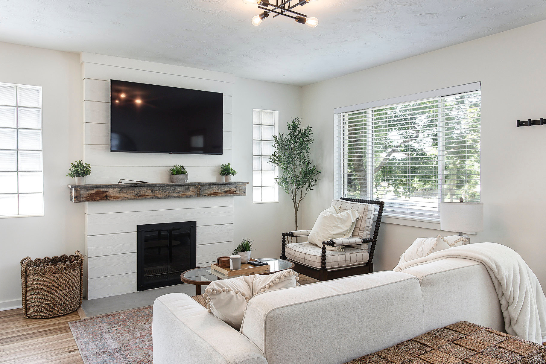 COUNTRY CLUB HEIGHTS - Residential