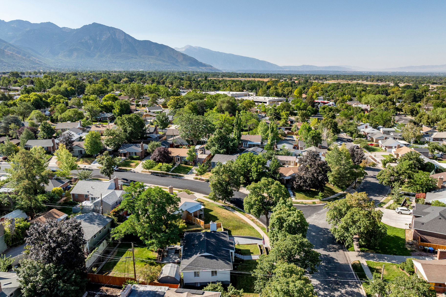 COUNTRY CLUB HEIGHTS - Residential