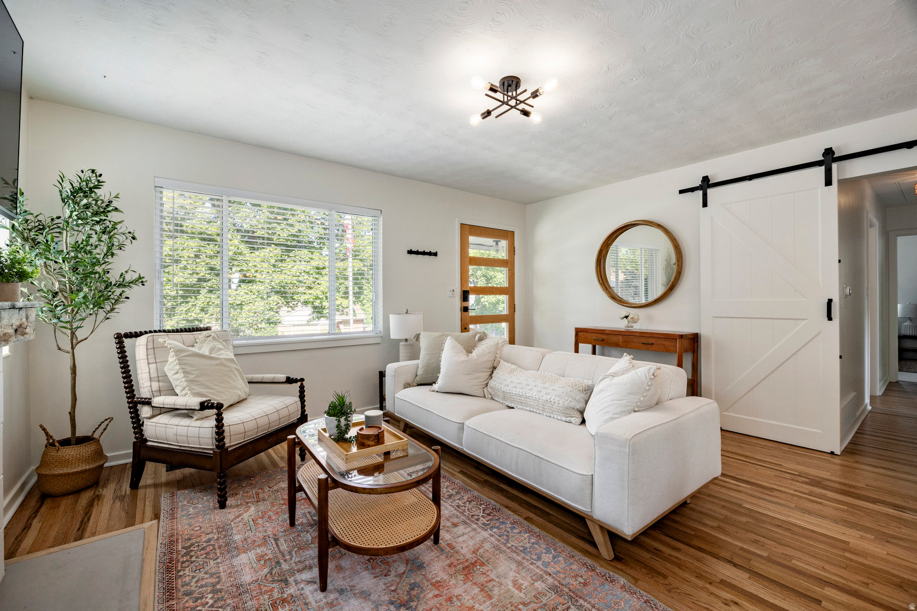 COUNTRY CLUB HEIGHTS - Residential