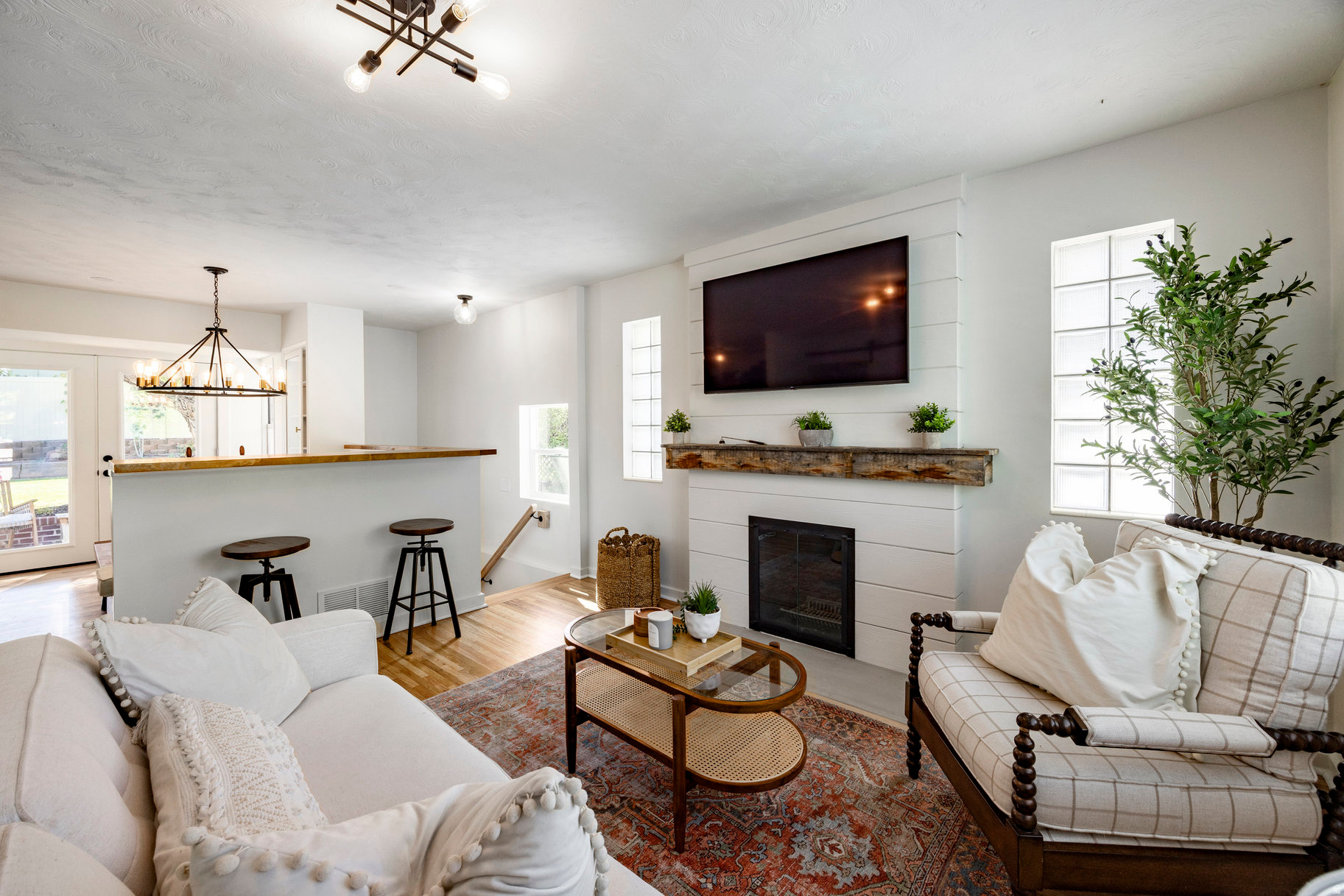 COUNTRY CLUB HEIGHTS - Residential
