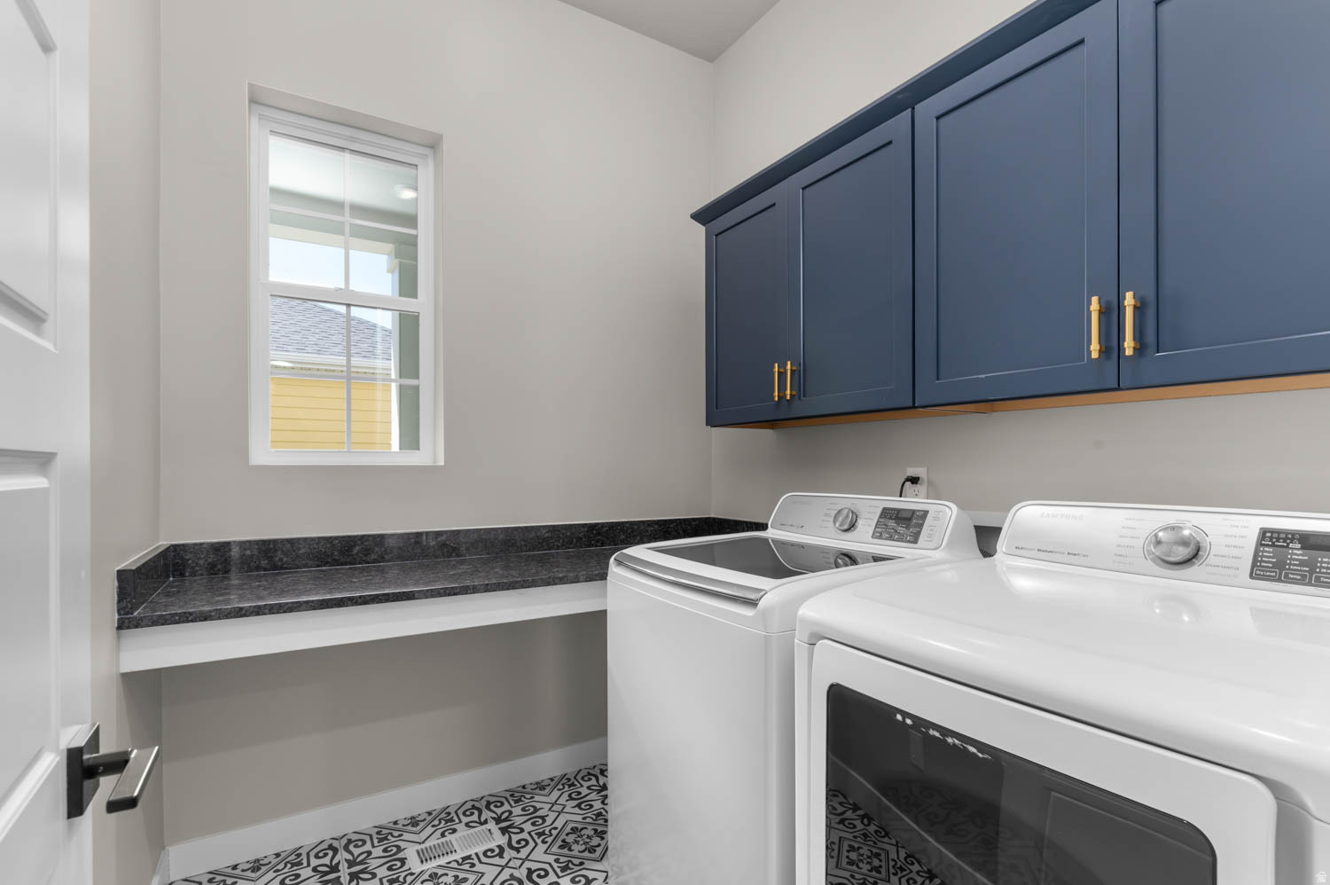 DAYBREAK - Residential