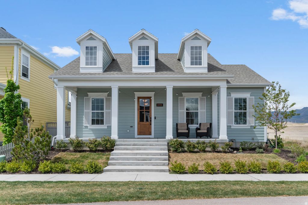 Photo of 10996 S HOLLY SPRINGS DR, South Jordan, UT 84009 (MLS # 2153274)