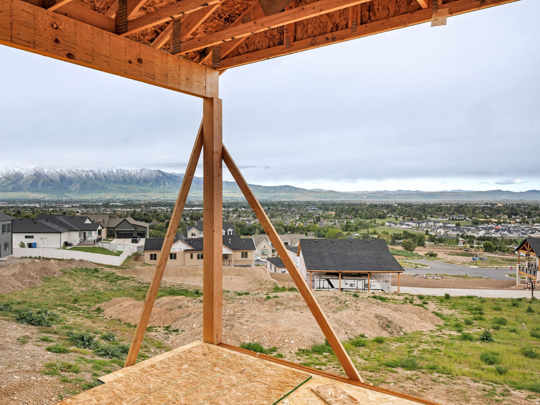 HOMES AT THE KNOLL - Residential