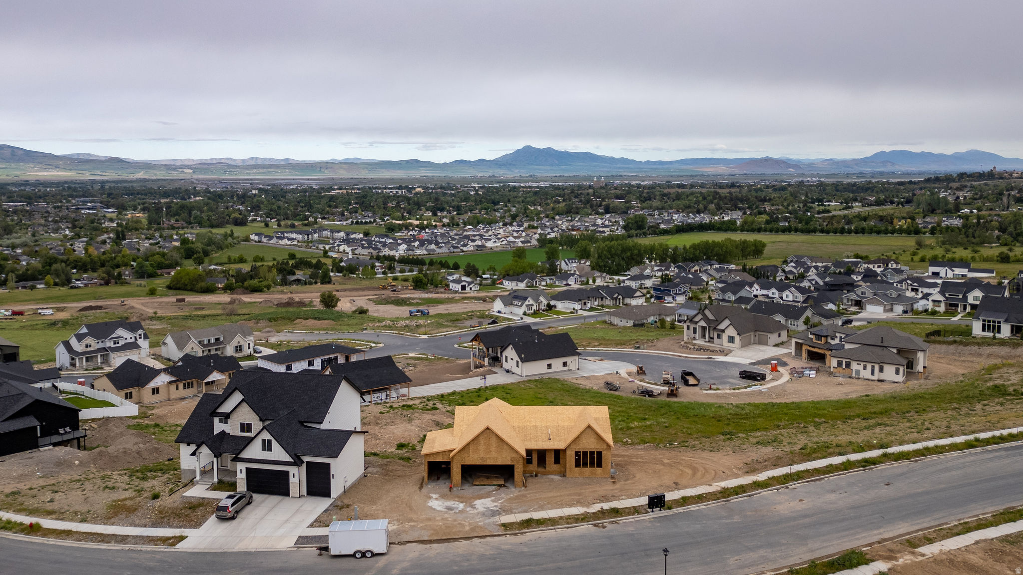 HOMES AT THE KNOLL - Residential