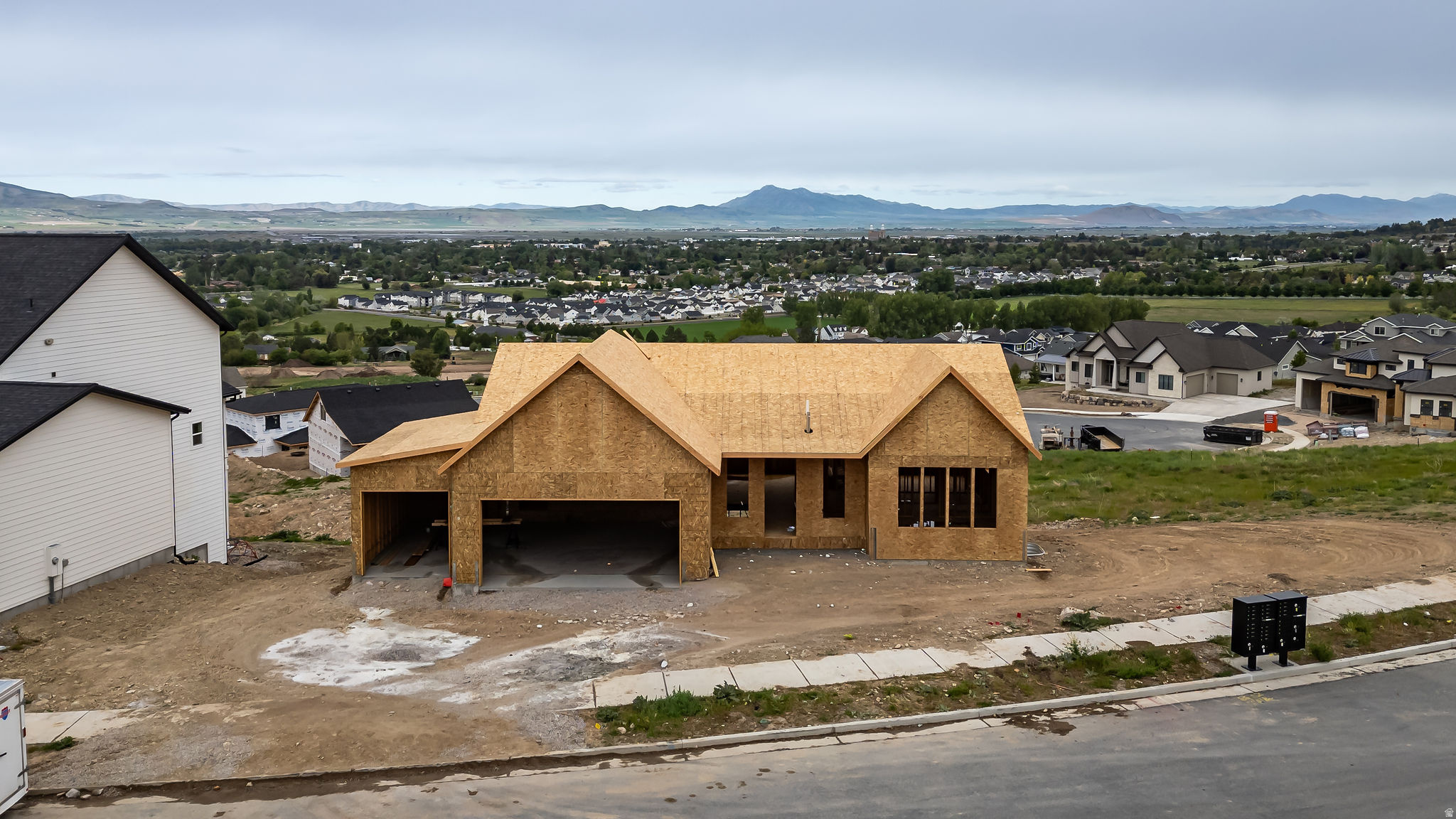 HOMES AT THE KNOLL - Residential