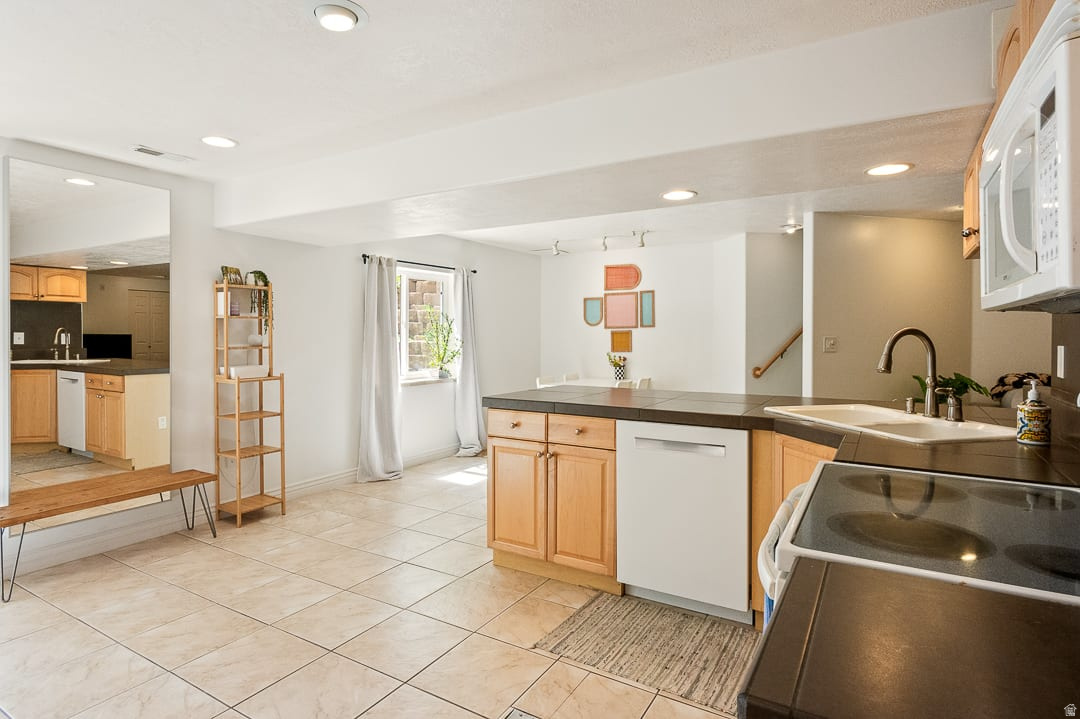 CANYON GROVE - Residential