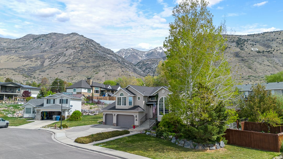 CANYON GROVE - Residential