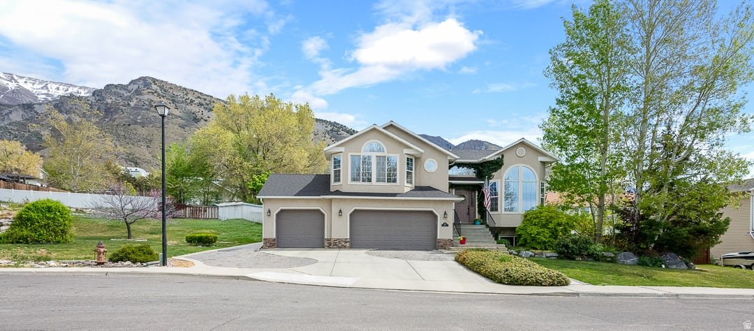 CANYON GROVE - Residential