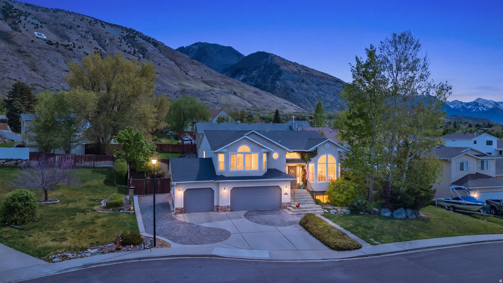 CANYON GROVE - Residential