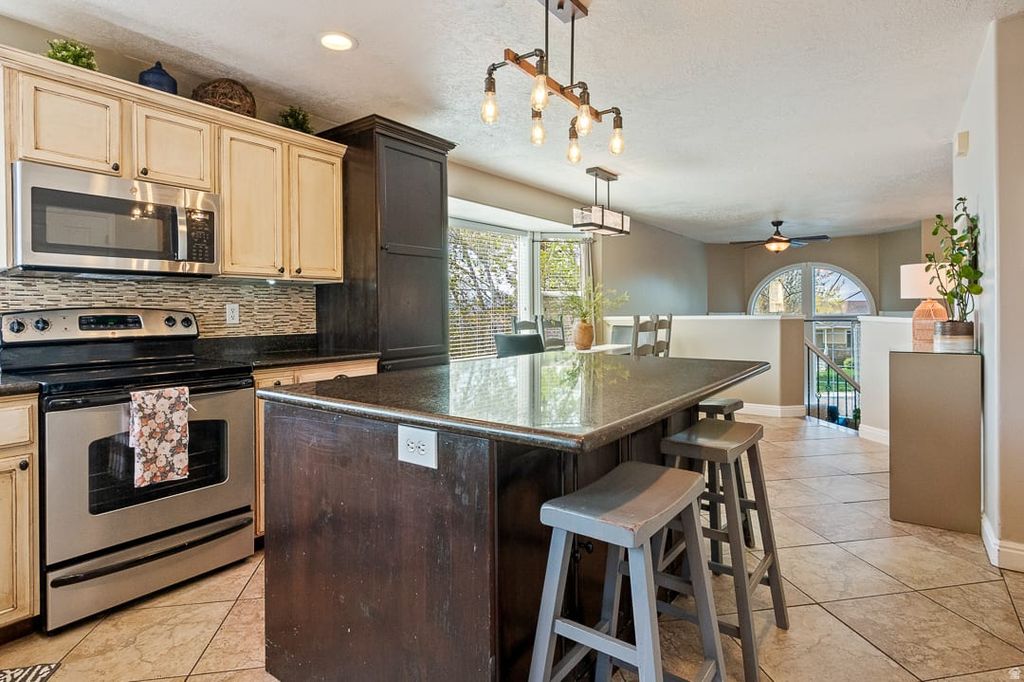 Photo of 548 N 990 E, Pleasant Grove, UT 84062 (MLS # 2149934)