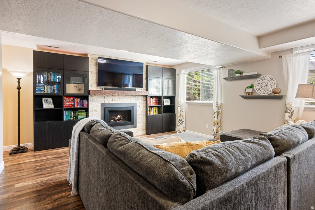 CANYON GROVE - Residential