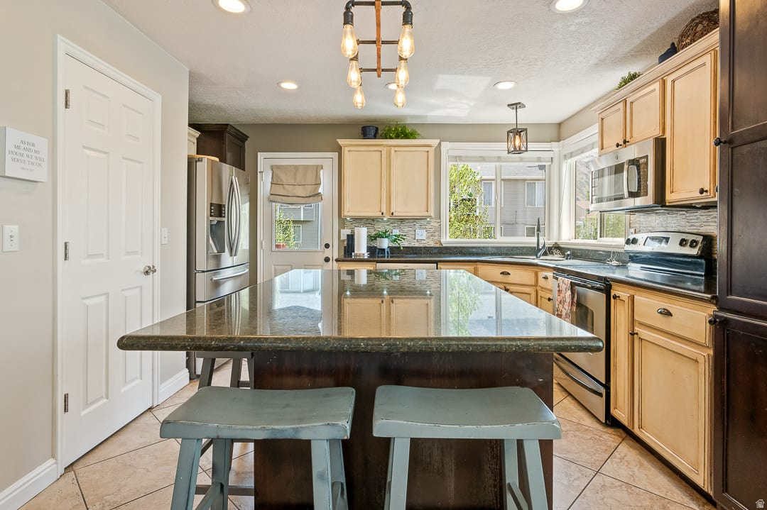 CANYON GROVE - Residential