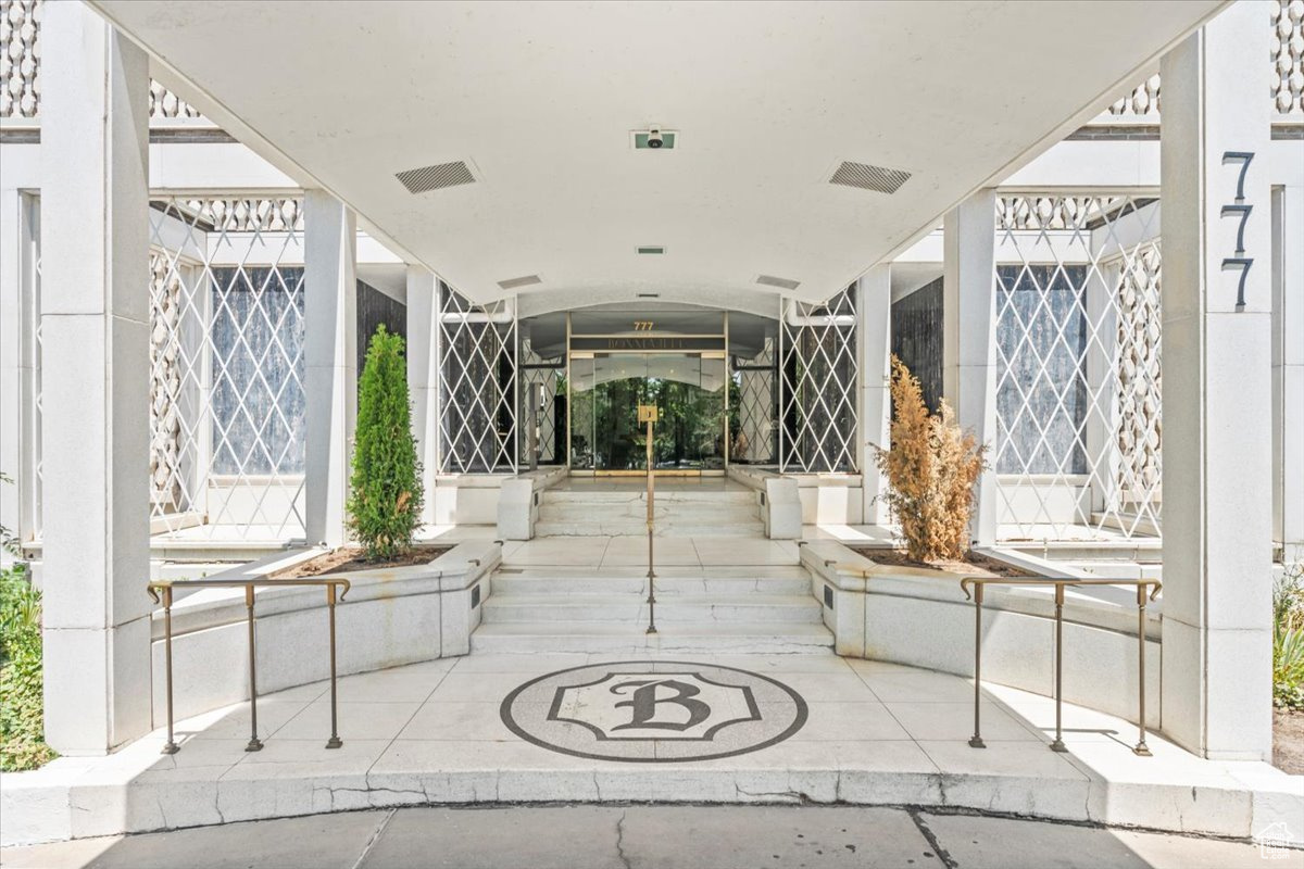 BONNEVILLE TOWER - Residential