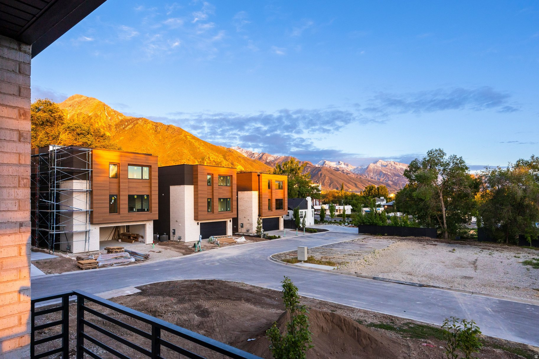 HOLLADAY PARK LANE - Residential