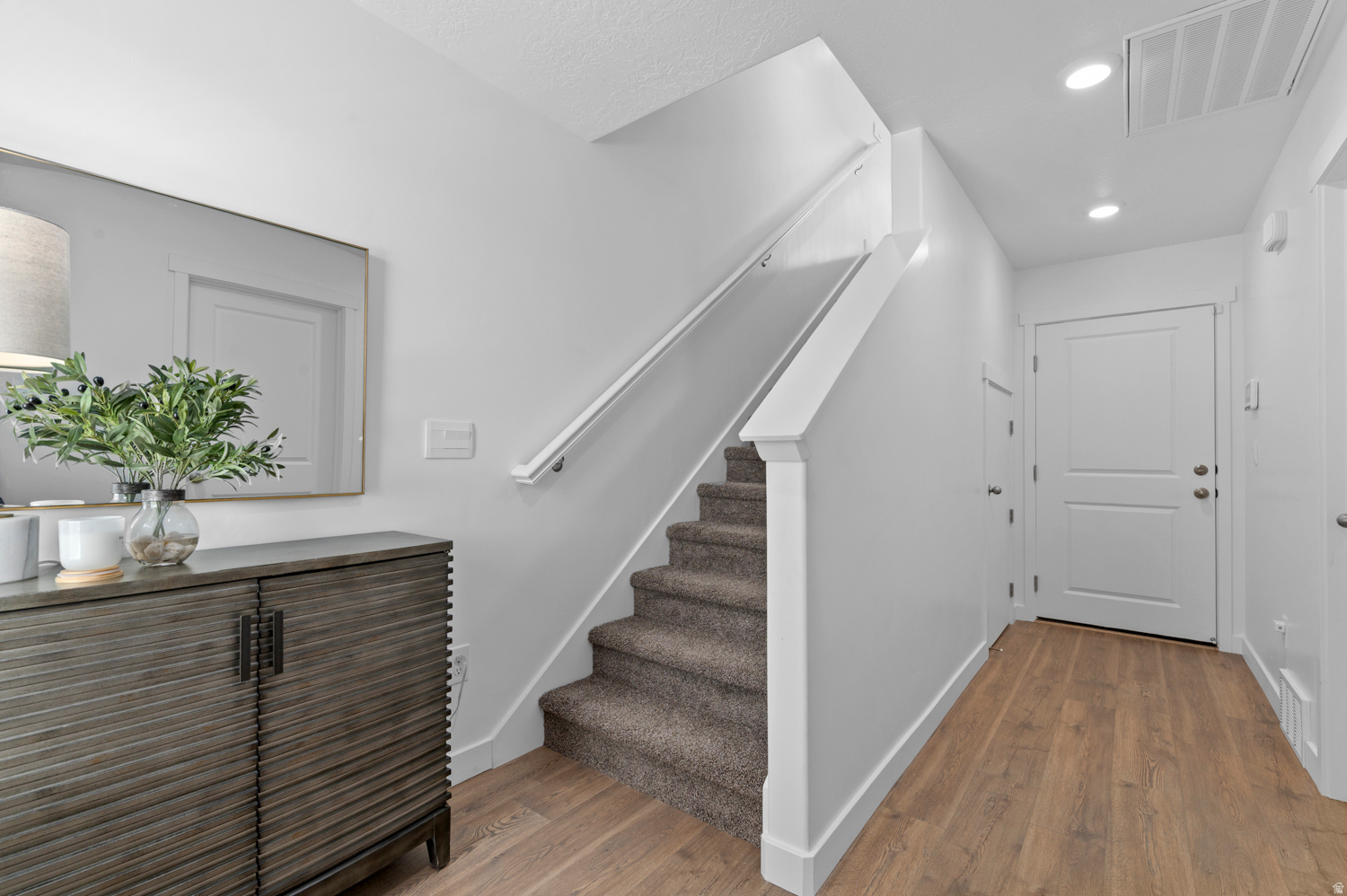 DIXON CREEK - Residential