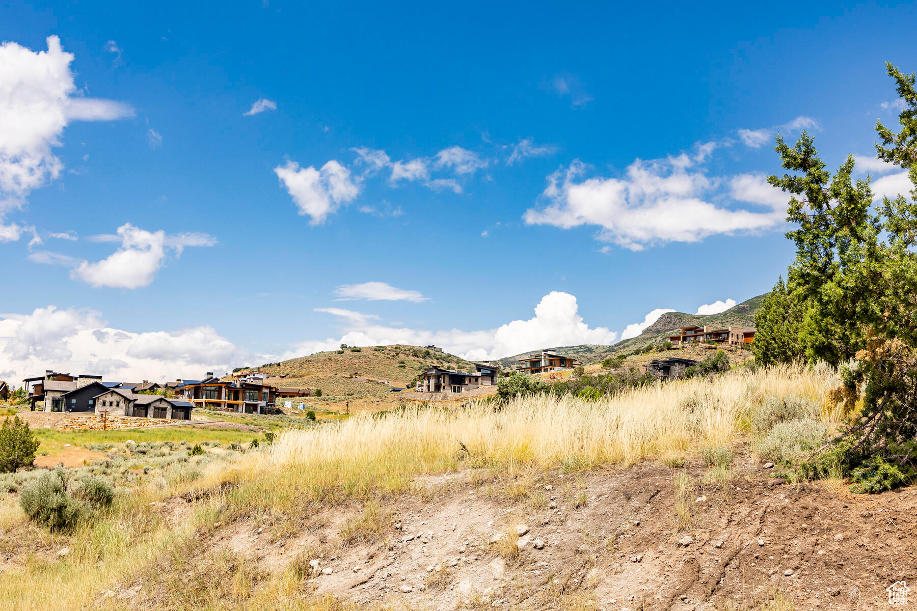 RED LEDGES - Residential