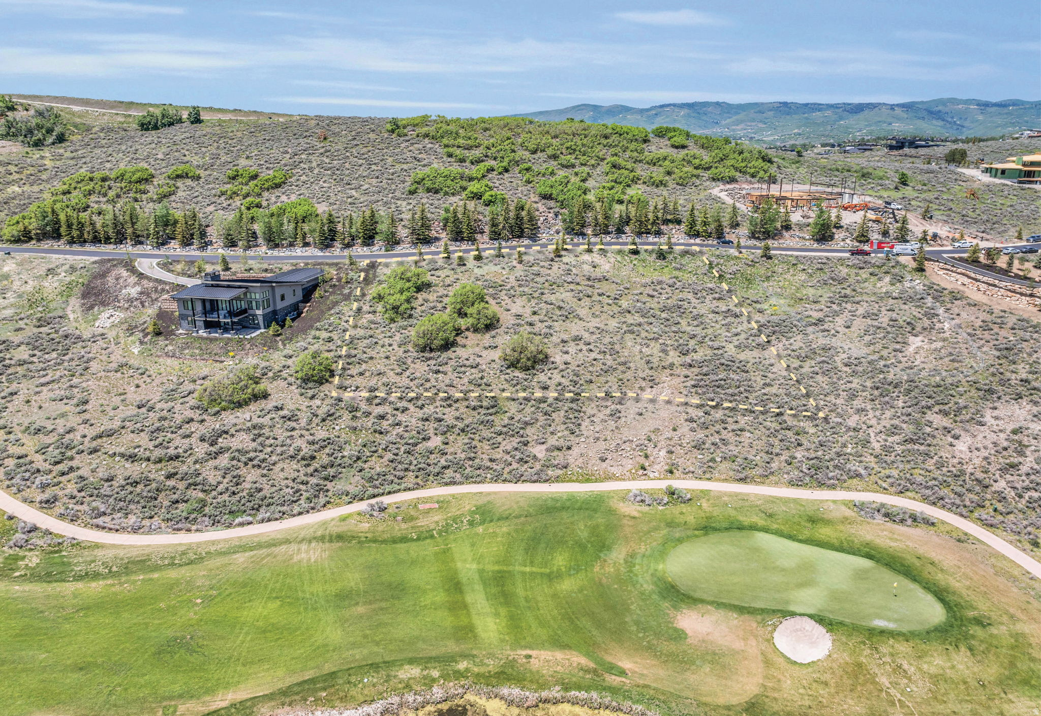 PAINTED SHORES - Land