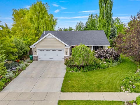 Homes For Sale - 609 E 2100<br/> Cache County, North Logan, UT 84341