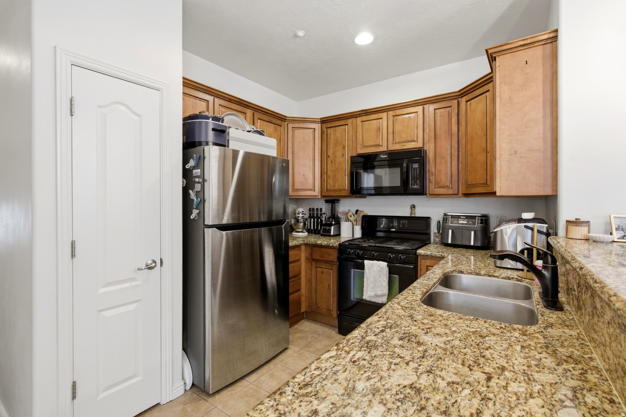 ROCKWELL CONDO - Residential