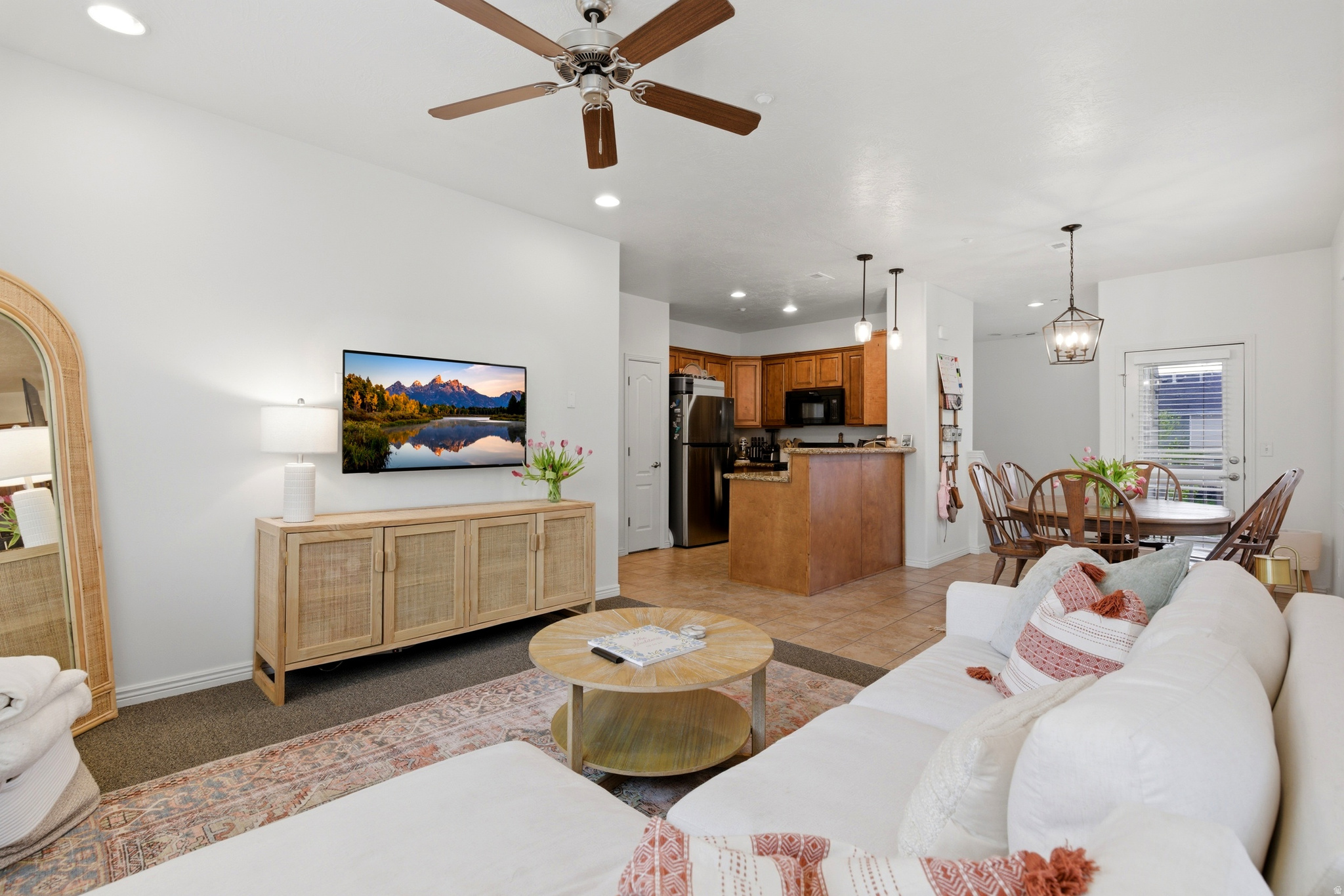 ROCKWELL CONDO - Residential