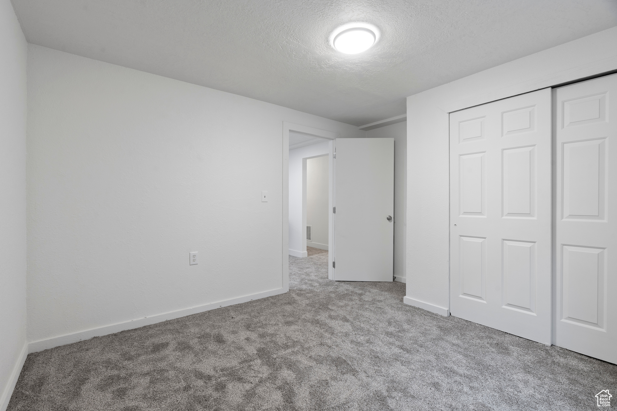 7437 S Bromley Rd, West Jordan, Utah image 24