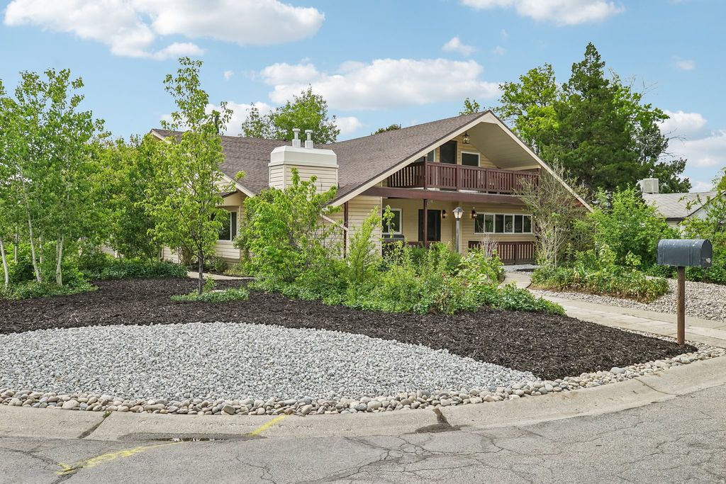 Photo of 7312 S 2980 E, Cottonwood Heights, UT 84121 (MLS # 2156023)