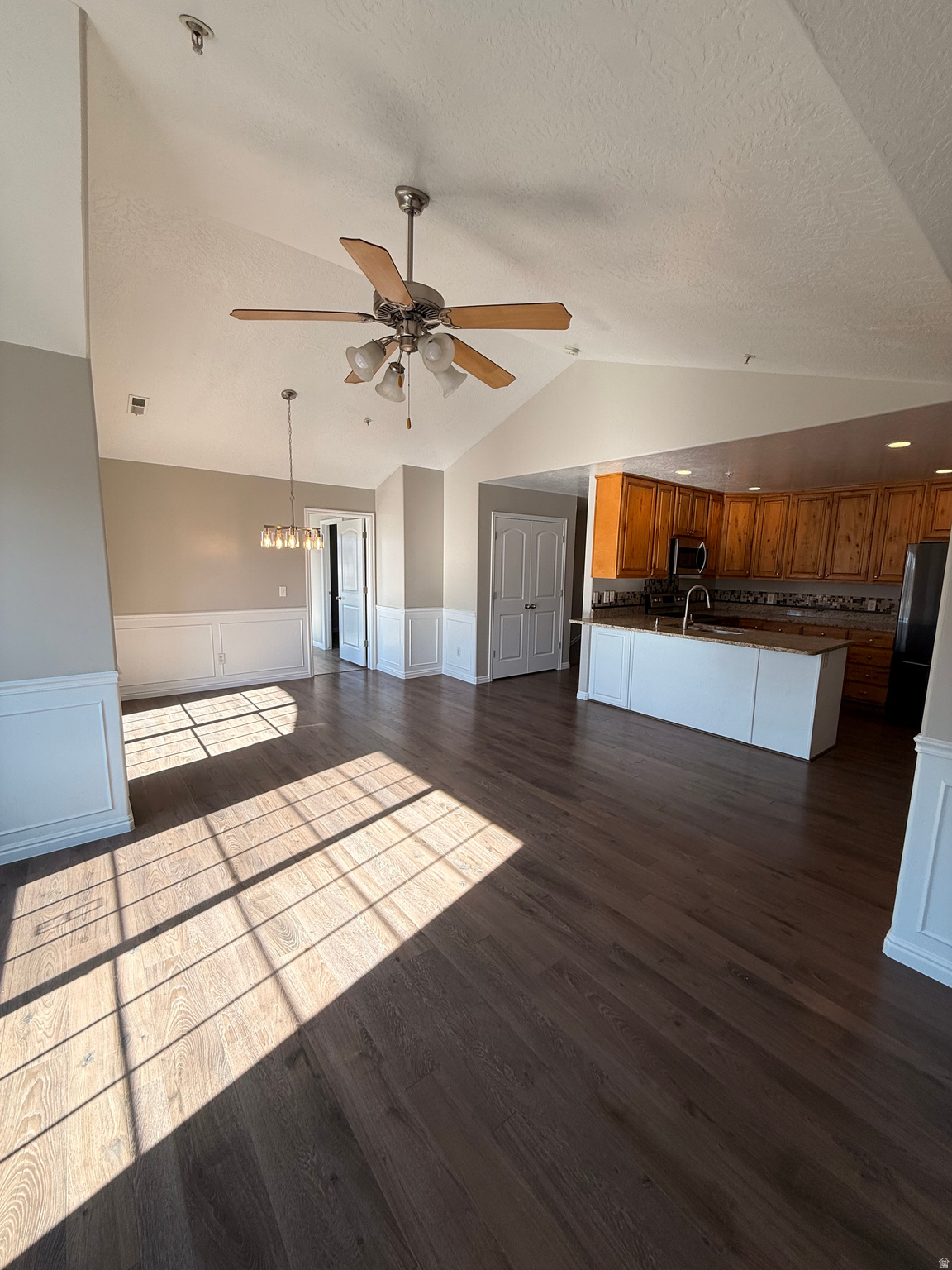 HAYMAKER RETREAT - Residential