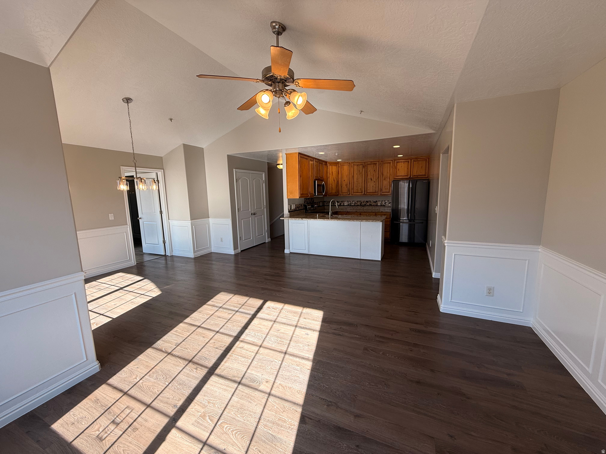 HAYMAKER RETREAT - Residential