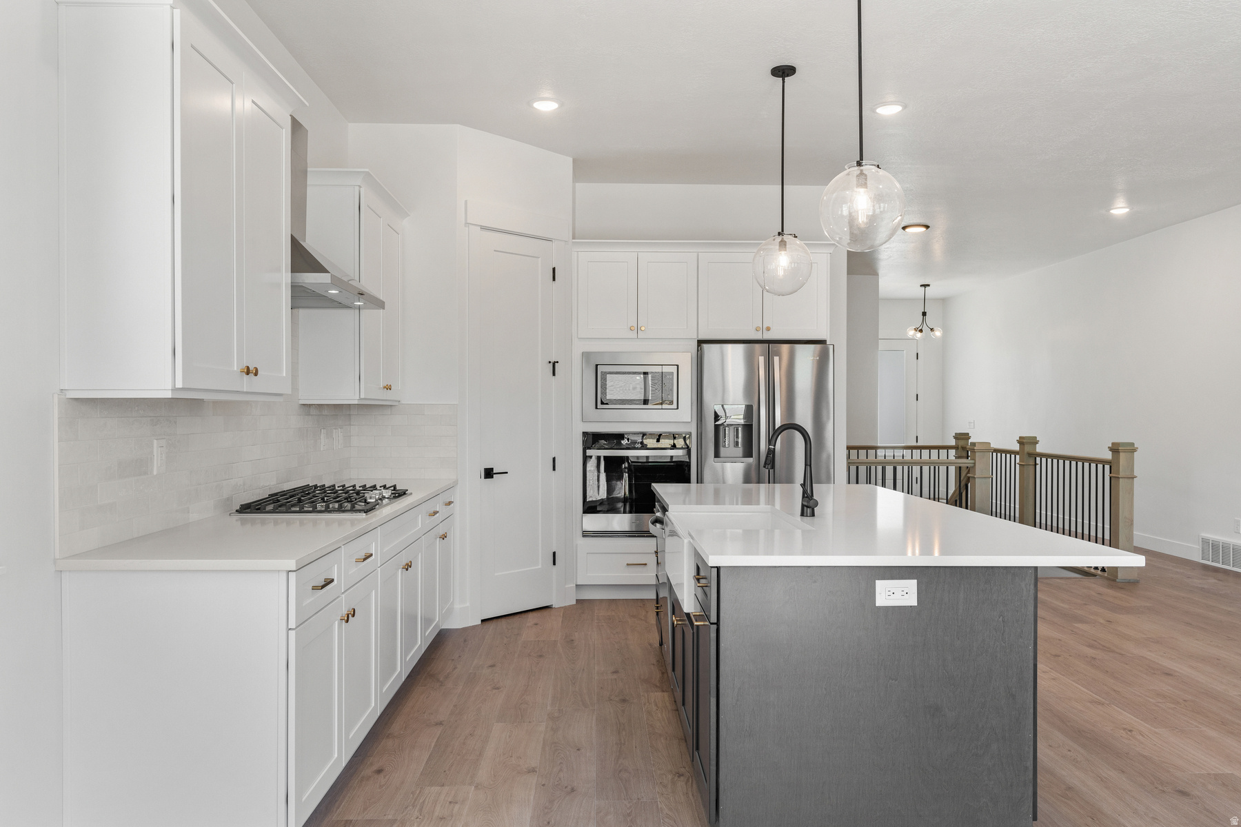 VISTAS AT SUMMIT RDG - Residential