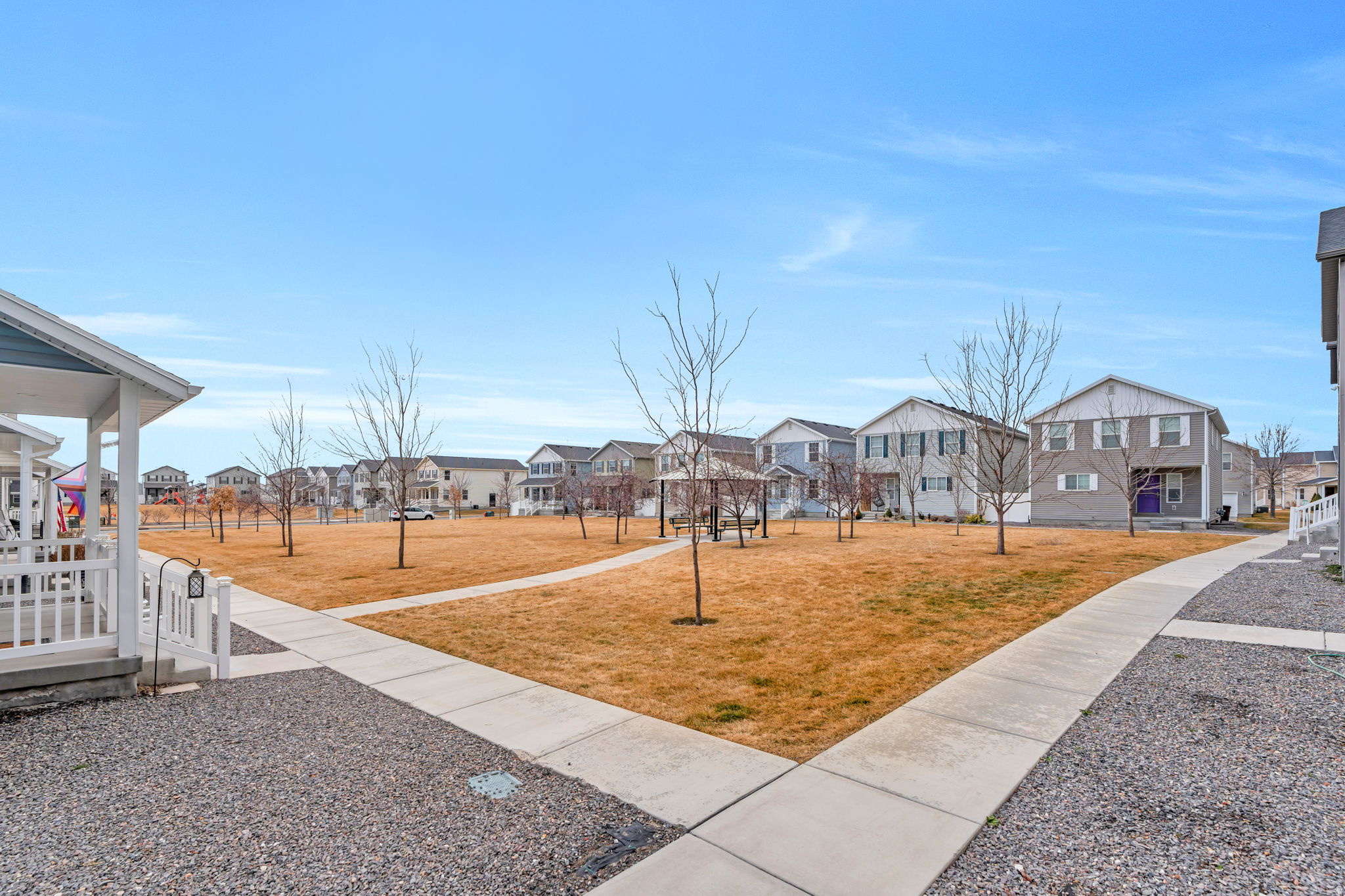 COLONIAL PARK - Residential