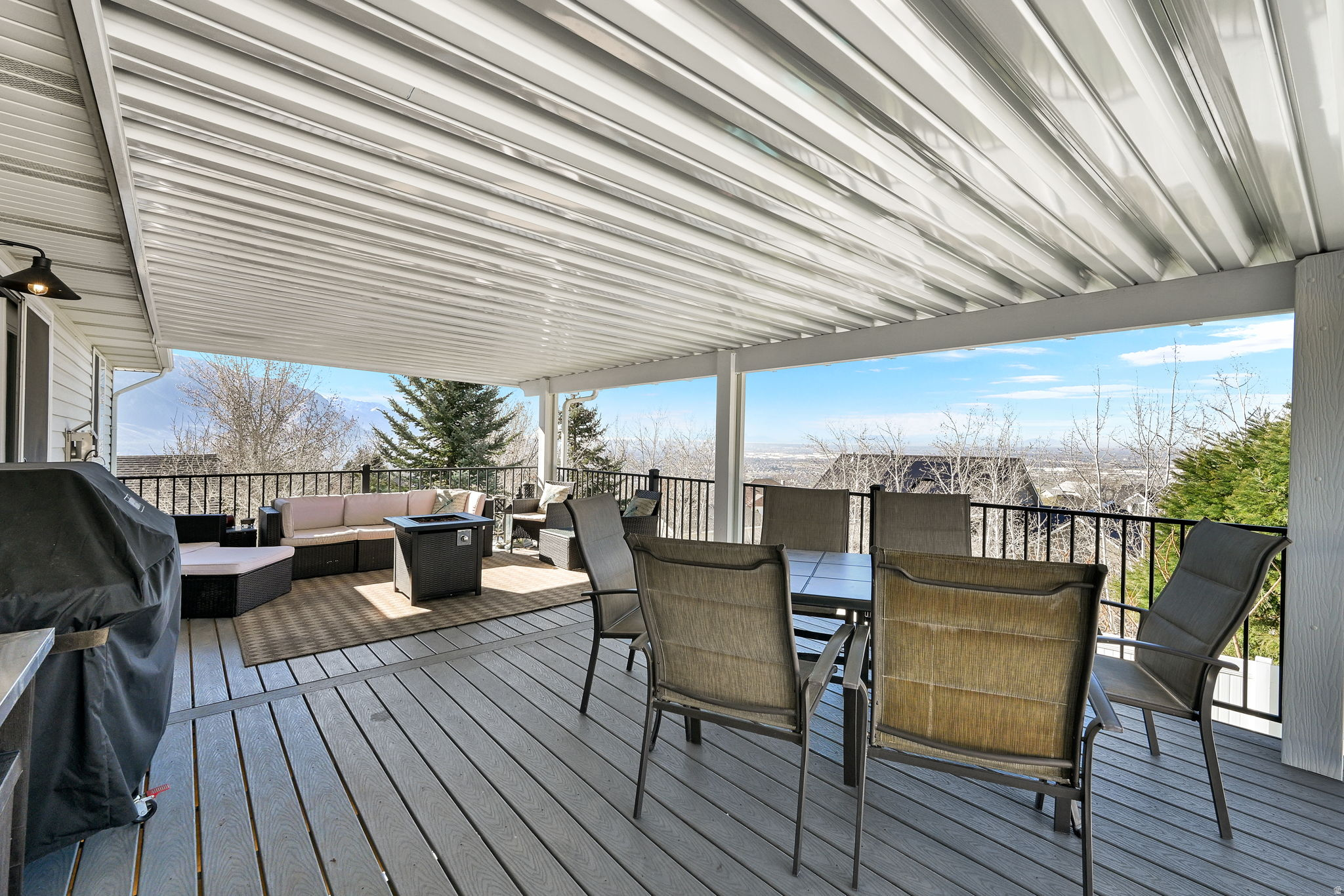 PEBBLE BEACH - Residential