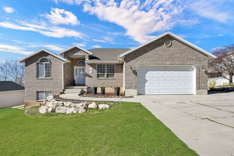 Tiny photo for 3643 LAKEVIEW DR, North Ogden, UT 84414 (MLS # 2144312)