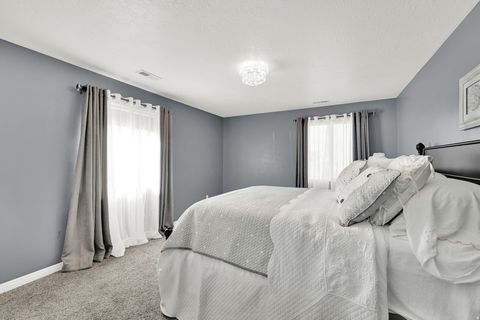 Tiny photo for 3643 LAKEVIEW DR, North Ogden, UT 84414 (MLS # 2144312)