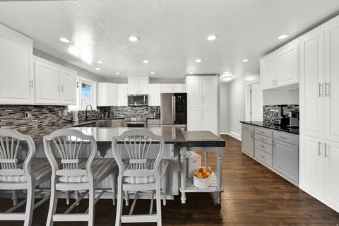 Tiny photo for 3643 LAKEVIEW DR, North Ogden, UT 84414 (MLS # 2144312)