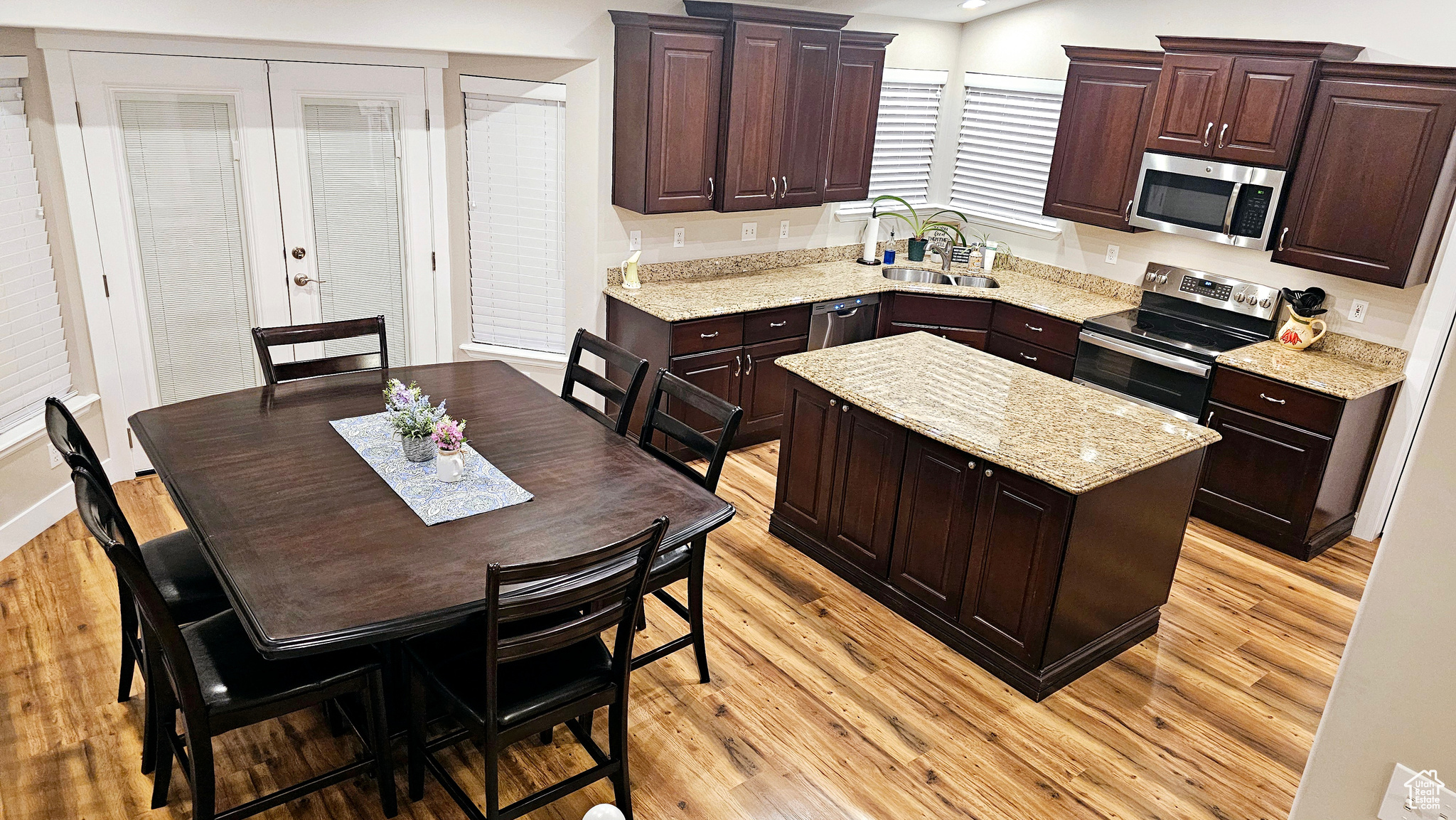 CLOVER RIDGE - Residential