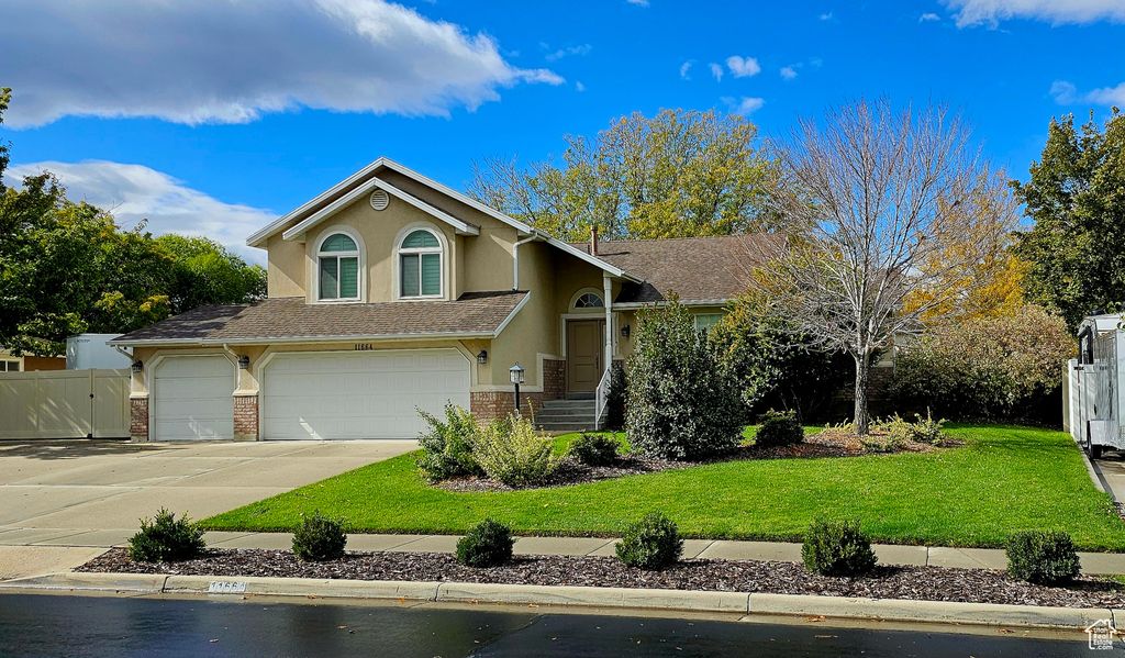 Photo of 11664 S LAMPTON VIEW DR, South Jordan, UT 84095 (MLS # 2118286)