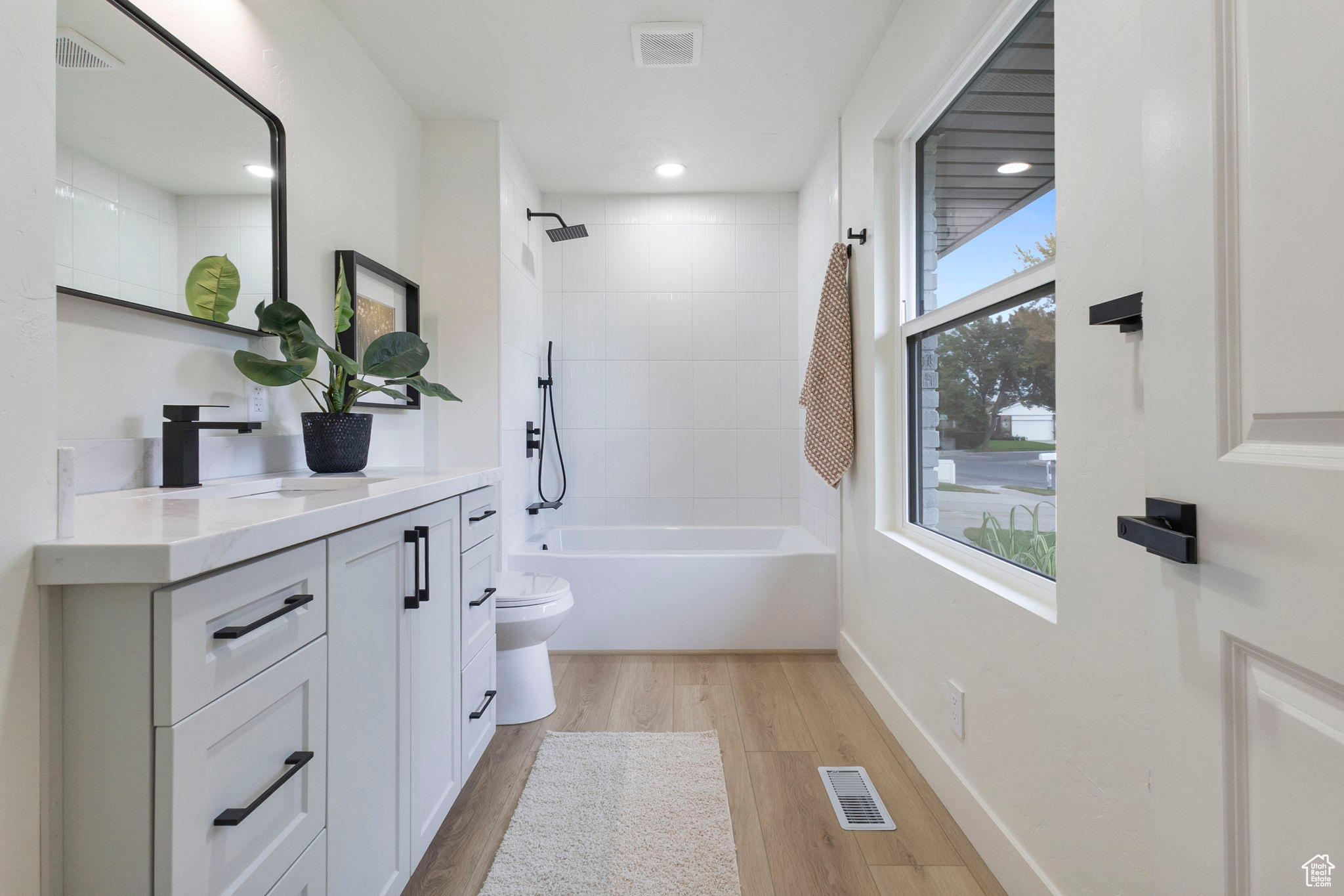 CLOVER CREST #3 - Residential