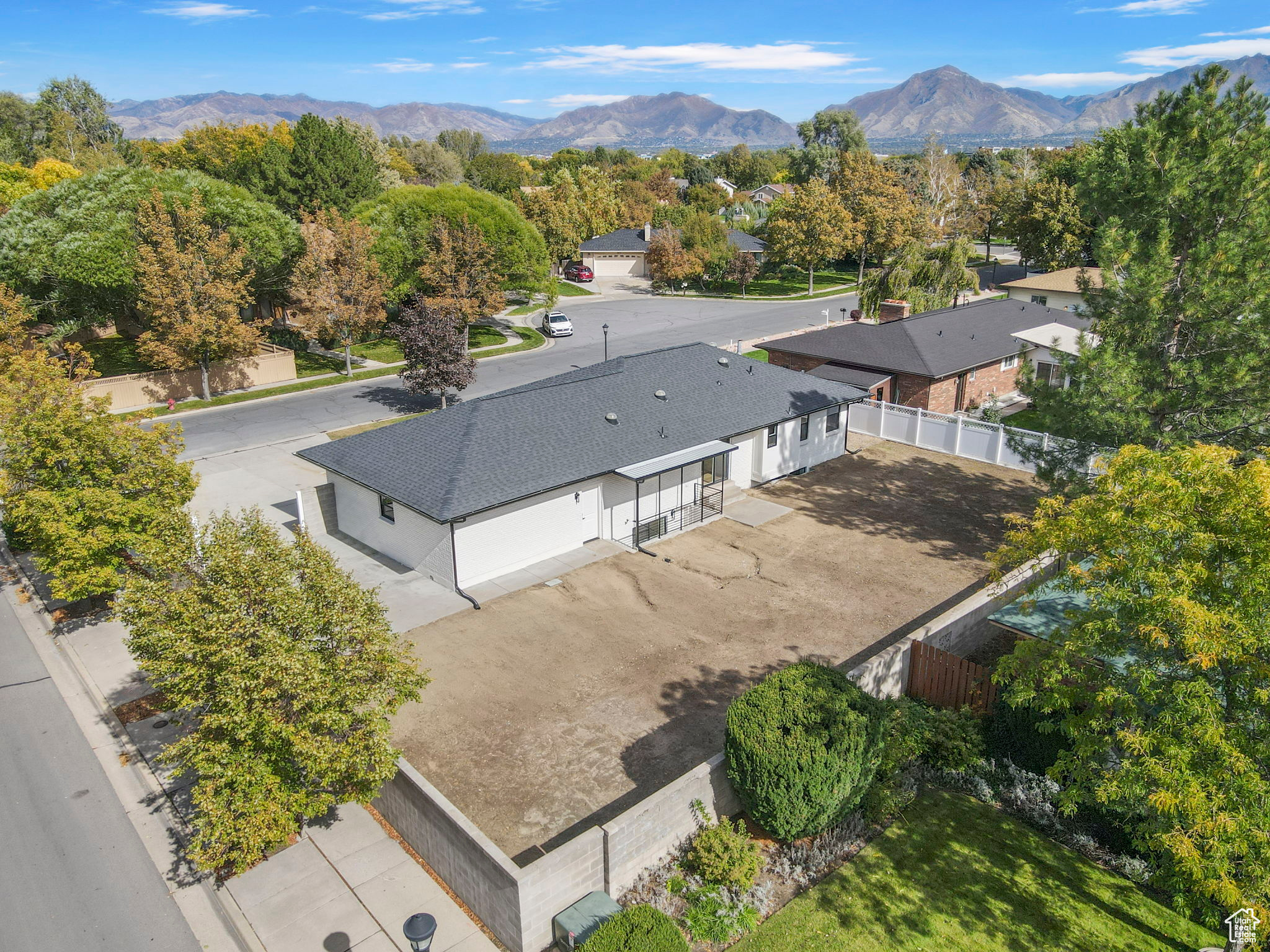 CLOVER CREST #3 - Residential