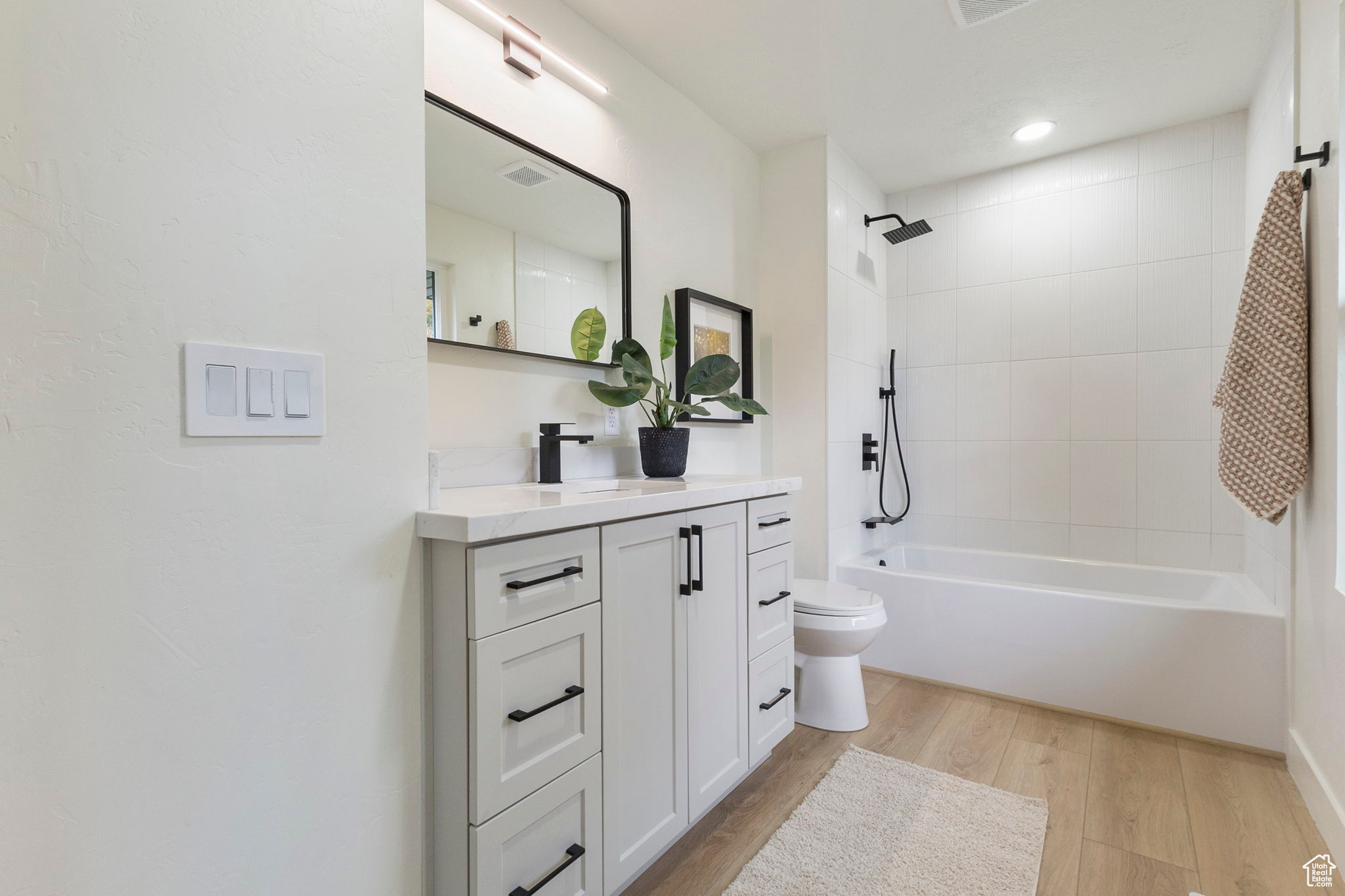 CLOVER CREST #3 - Residential