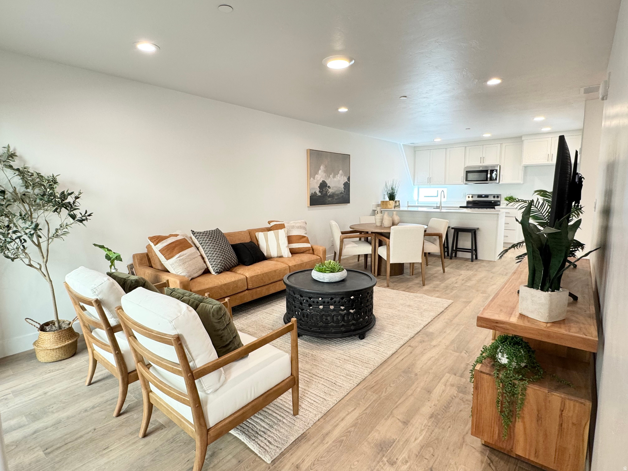 REGENCY ON 9TH COMMUNITY - Residential