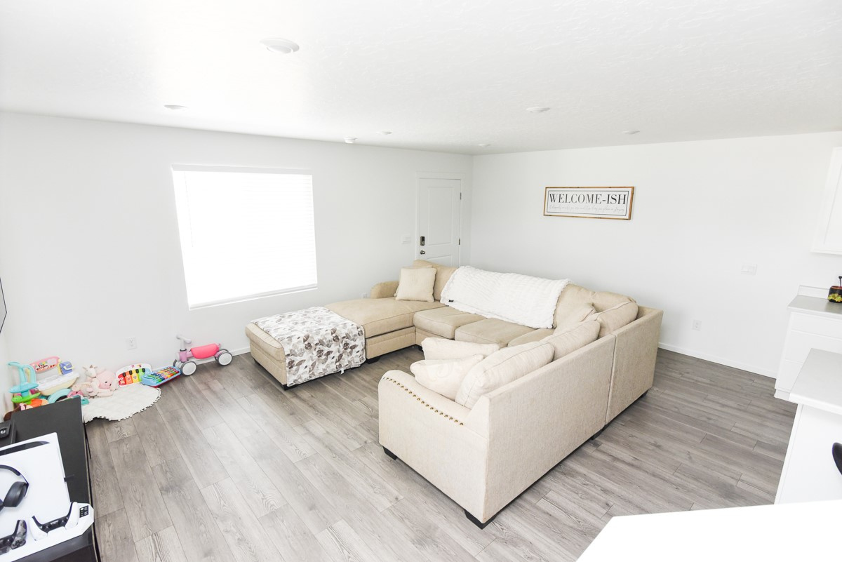 WESTERN ACRES - Residential