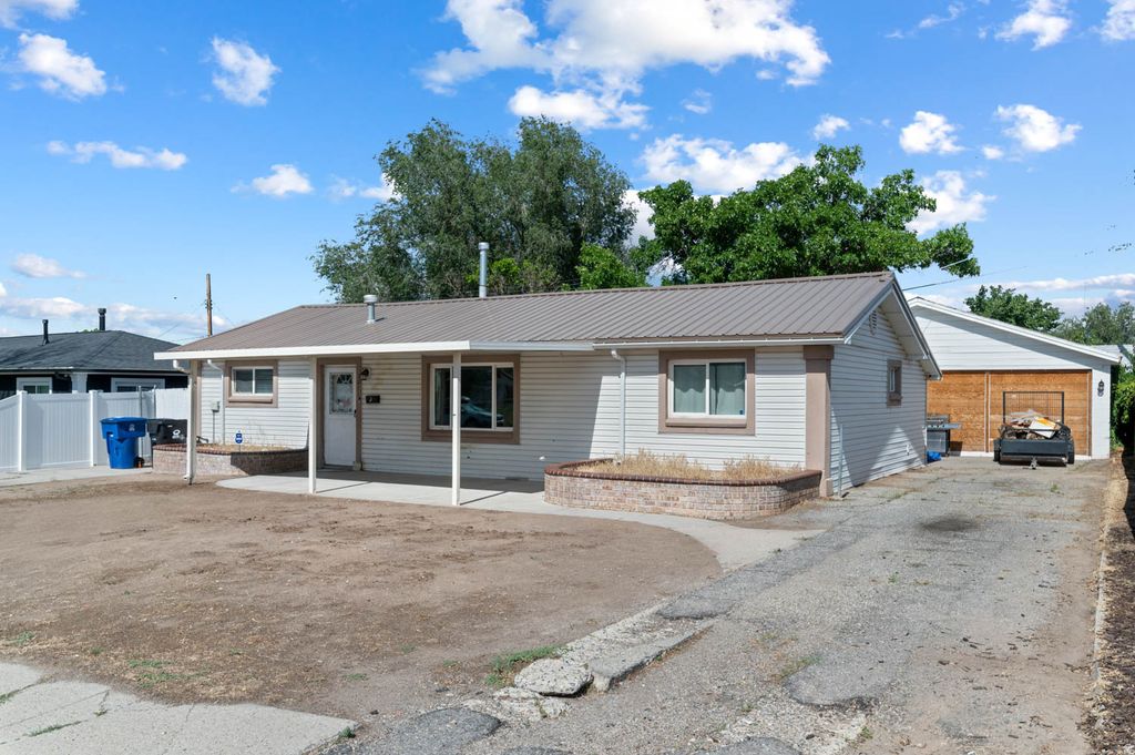 Photo of 4851 S 4720 W, Kearns, UT 84118 (MLS # 2169465)